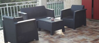 FAMILY HOME WITH PRIVATE POOL SLEEPS 10