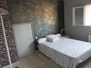 4 Schlafzimmer, Bügeleisen/Bügelbrett, kostenloses WLAN