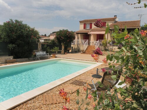 FAMILY HOME WITH PRIVATE POOL SLEEPS 10