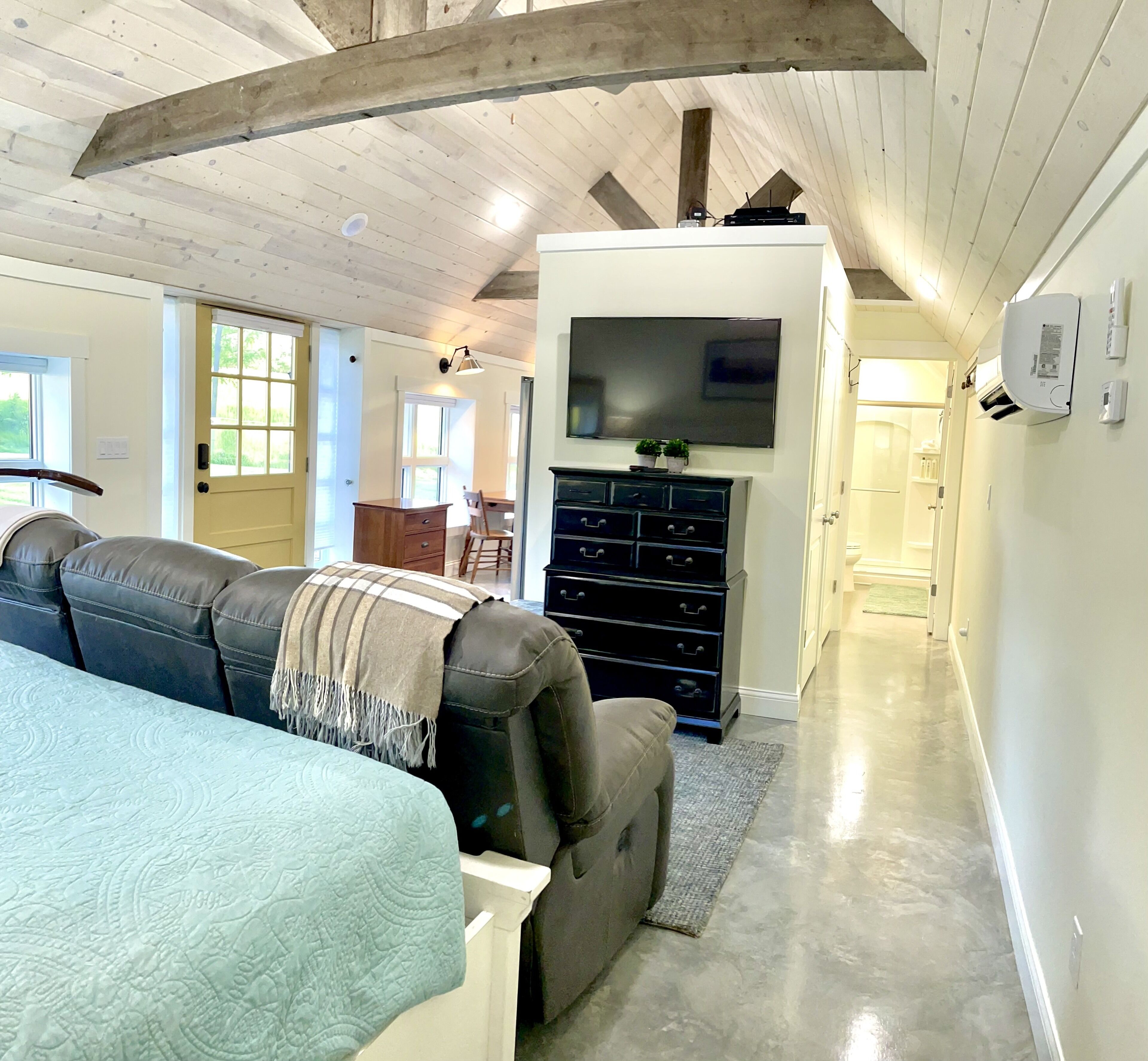 Pine Cove Cottage 10 minutes from Mayo