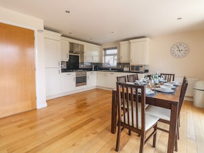 Cottage | Private kitchen - Redwood, Retallack (St. Columb Major)