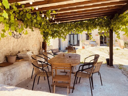 Gîte “Le Pressoir” Domaine Métairie des Gâcheries, Dordogne/Périgord Vert 