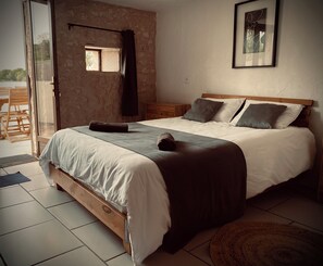 2 chambres, fer et planche à repasser, lit parapluie, Wi-Fi gratuit