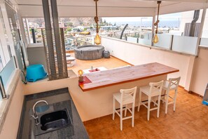 Property grounds - beautiful apartment with sea views Puerto Mogan (Mogán)