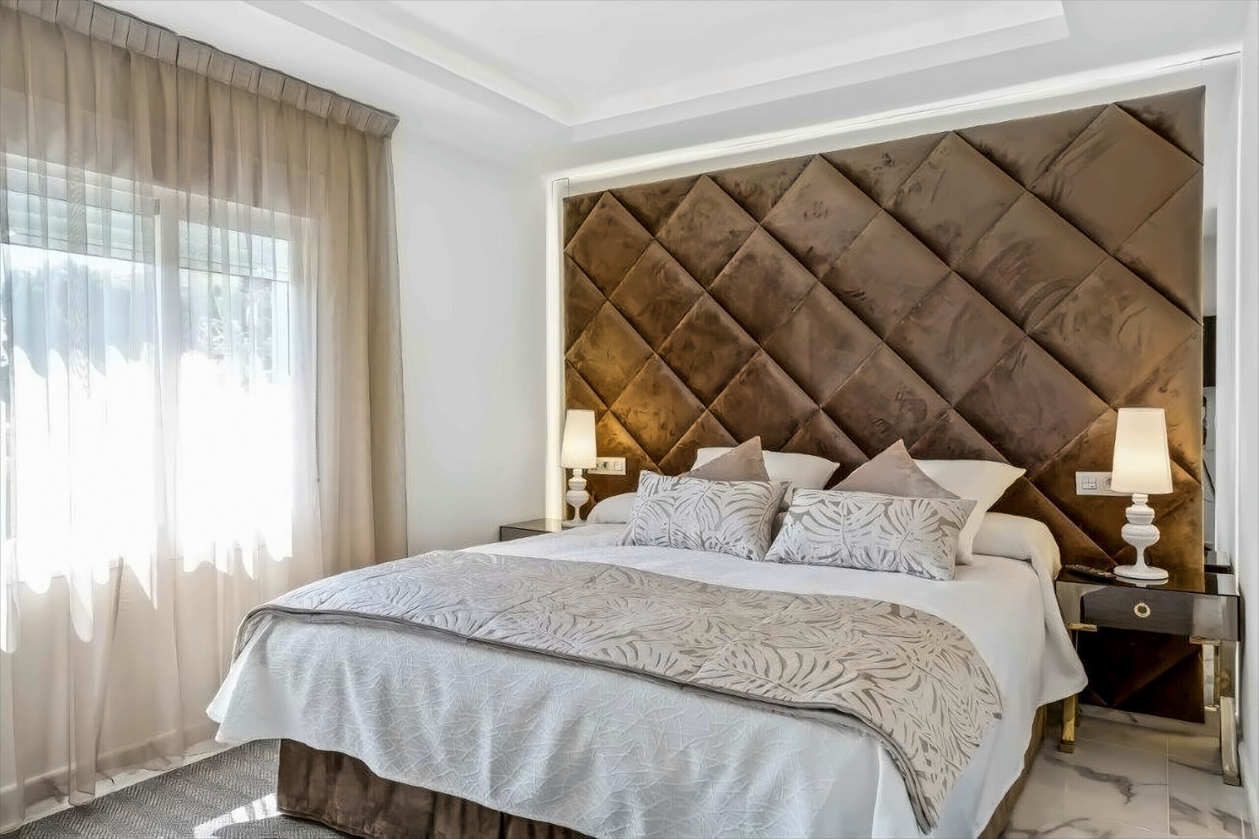 Villa with private swimming pool and jacuzzi Marbella