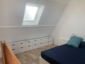 2 Schlafzimmer, Reisekinderbett, kostenloses WLAN, Bettwäsche