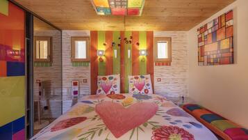 2 slaapkamers, een strijkplank/strijkijzer, reisbedje, gratis wifi