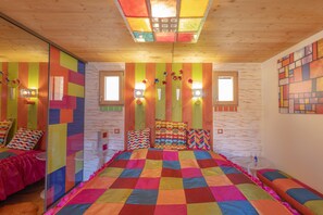 2 slaapkamers, een strijkplank/strijkijzer, reisbedje, gratis wifi