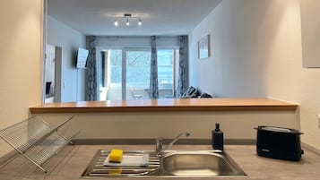 Classic Apartment, 2 Bedrooms | Private kitchen | Fridge, microwave, oven, stovetop