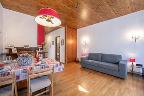 Family Apartment, Multiple Bedrooms (Il Nido Nella Pineta) | Interior