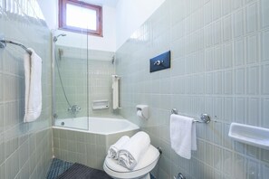 Family Apartment, Multiple Bedrooms (Il Nido Nella Pineta) | Bathroom