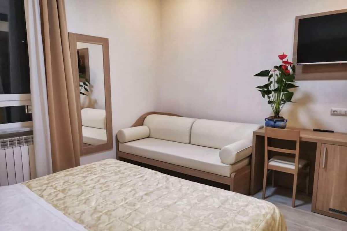 Caja de seguridad en la habitación, escritorio y wifi gratis