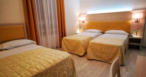 Comfort Triple Room, City View | In-room safe, desk, free WiFi - CSI Group - Hotel metropoli (Milan)