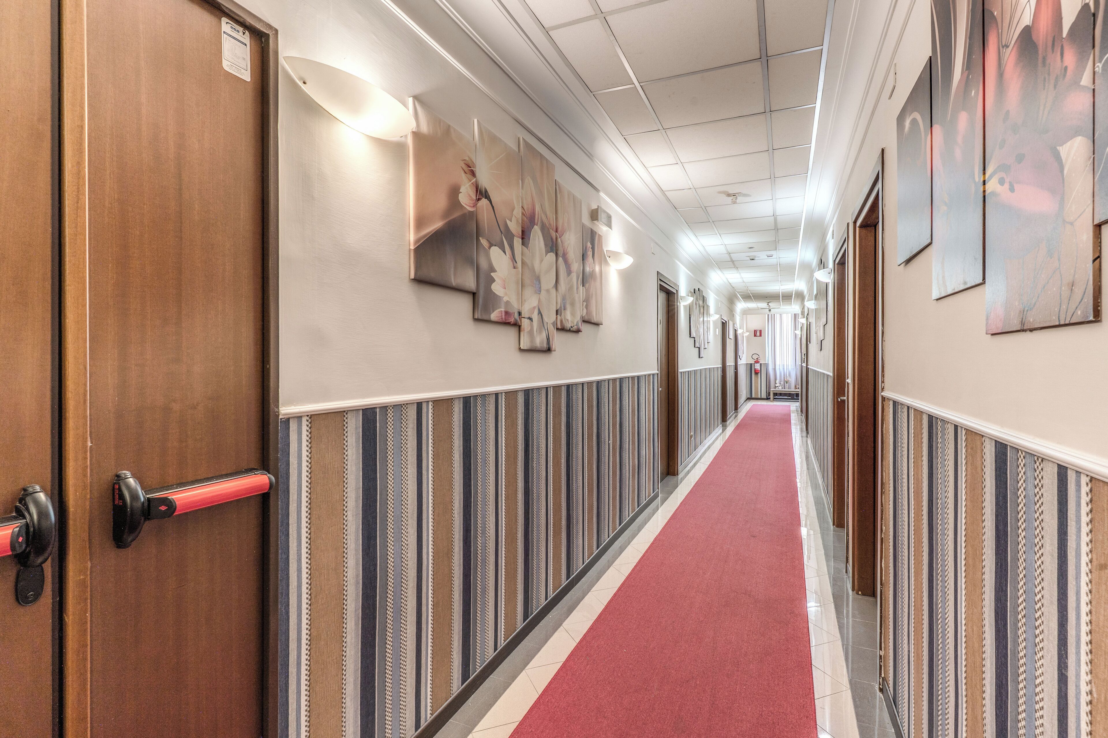 40-inch flat-screen tv with digital channels, tv