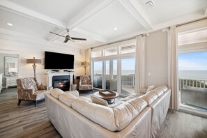 TV, video games - East of Eden: Beuatiful Beachfront Home- Sleeps 20, Private Pool, Pet Friendly (St. George Island)
