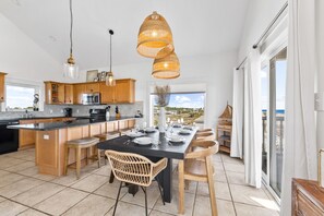 Fridge, microwave, oven, stovetop - Ahoy'ster: Gorgeous First Tier Home, Private Pool, Pet-Friendly and Sleeps 16 (St. George Island)