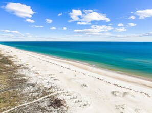 Beach nearby - 4th of July week now available as a Friday or Saturday check in! (St. George Island)
