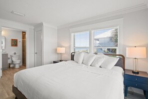 6 bedrooms, iron/ironing board, free WiFi, bed sheets