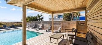 Sugar Magnolia: Beachfront SGI Home- Sleeps 12, Priv. Pool, Pet Friendly!
