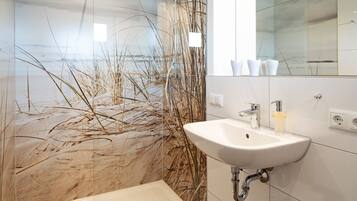 Dusche, Fußbodenheizung (Badezimmer), Handtücher, Seife