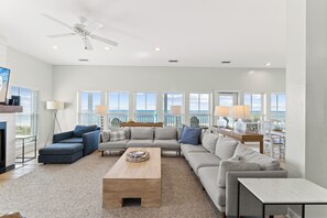 TV - Seven Seas: Book your stay and enjoy the Island's first Splash Pad! (St. George Island)
