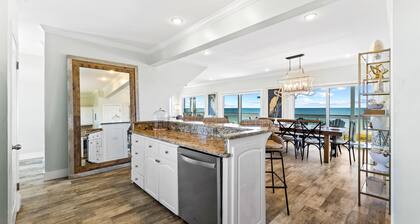 Latitude Adjustment: 5 BR Beachfront Retreat- Pri. Pool & Hot Tub, Sleeps 16!