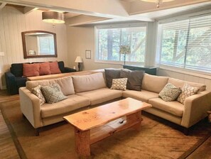 Téléviseur connecté, foyer, livres