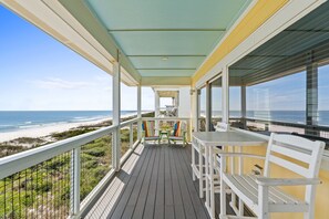 Property grounds - Sea Chalet: 5BR Beachfront Home in Plantation- Sleeps 14, Pet Friendly! (St. George Island)