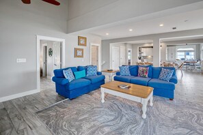 TV, fireplace - 4th of July week now available as a Friday or Saturday check in! (St. George Island)