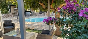 CHARMING HOUSE *I PIREDDI* close to the beach 5mn from the natural swimming pools 8m