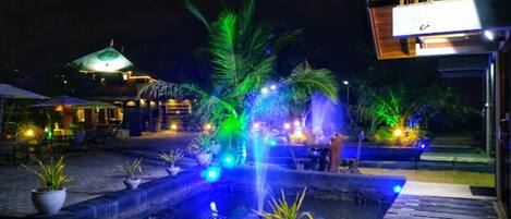 Innenpool, Außenpool