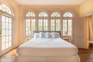 6 chambres, fer et planche à repasser, Wi-Fi, draps fournis