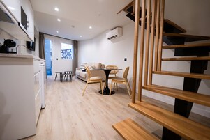 Apartamento Dúplex Superior con terraza | Cocina privada | Frigorífico, microondas, placa de cocina y cafetera o tetera