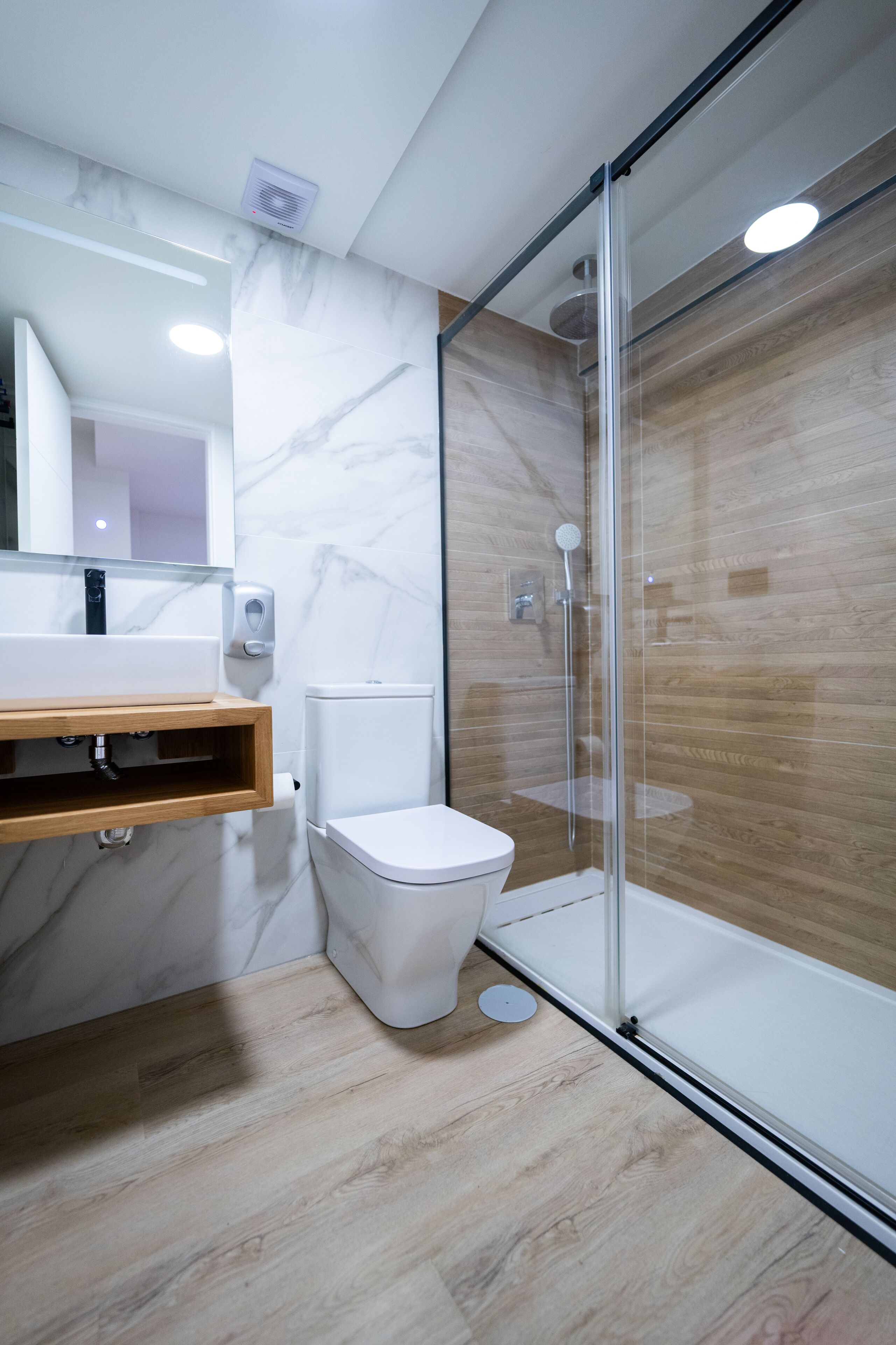 Premium Duplex Apartment with interior terrace | Bathroom | Shower, rainfall showerhead, hair dryer, towels