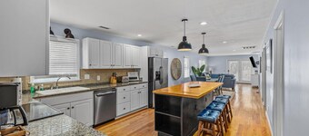 Beach house w/ FREE Golf Cart & Fire Pit!