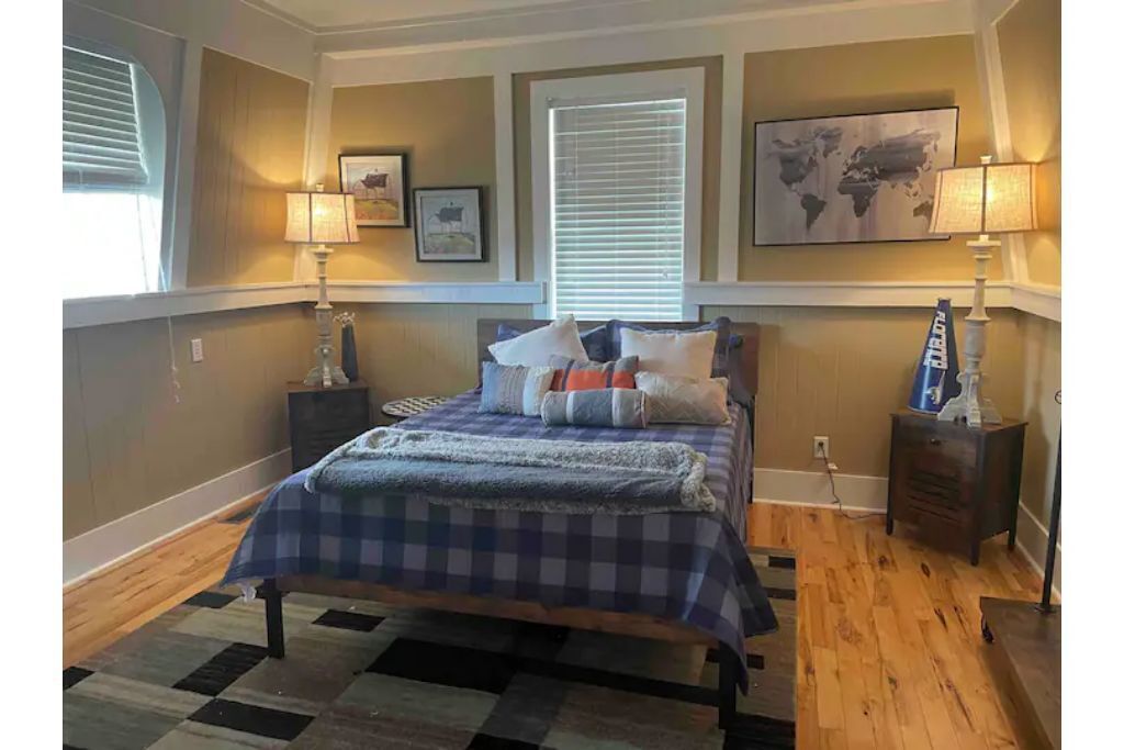 Suite on the Shoals 87-Lakefront Shoals Creek