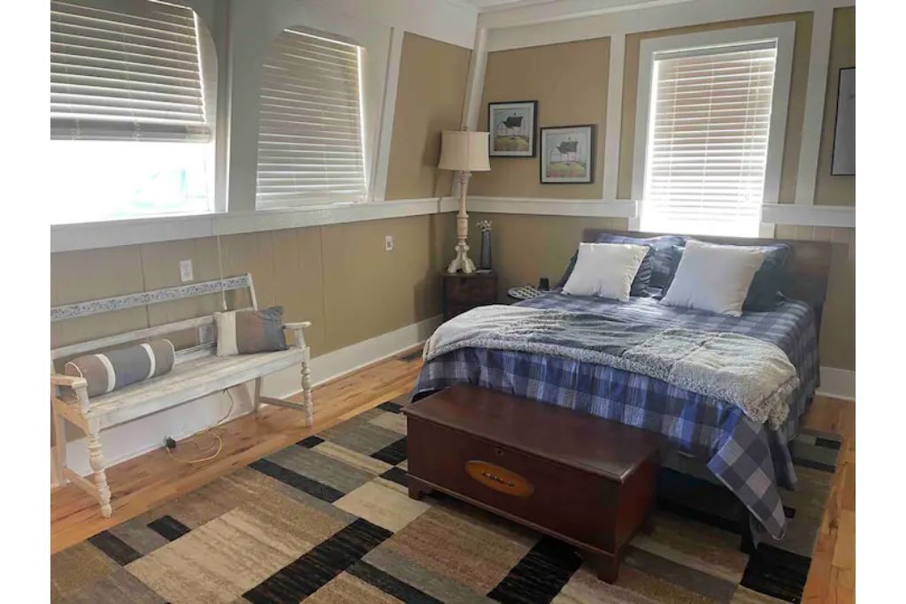 Suite on the Shoals 87-Lakefront Shoals Creek