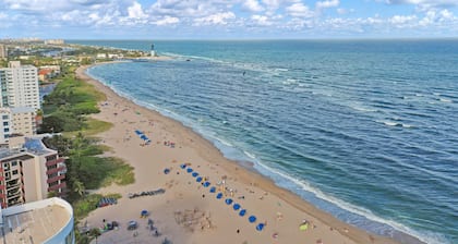 Bright Beachside Getaway Apt #6