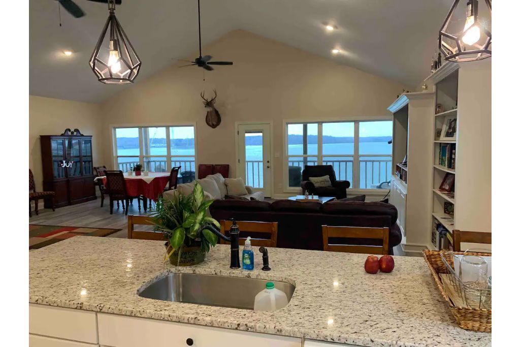 Golf, fish, & Relax! Wilson Lake incredible views from atop the bluff! 