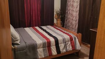 3 bedrooms, iron/ironing board, free WiFi, bed sheets
