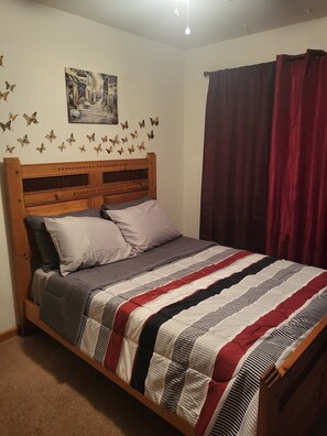 3 bedrooms, iron/ironing board, free WiFi, bed sheets