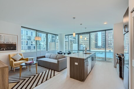 Sentral Michigan Avenue - Image 5