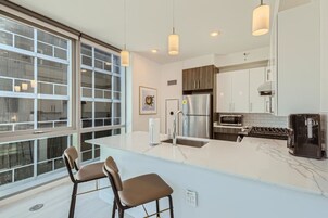 尊荣公寓, 2 间卧室 | 私人厨房 | 烤箱、炉灶、洗碗机、茶具/咖啡用具