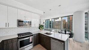 Apartament prèmium, 2 dormitoris | Cuina privada | Forn, placa de cuina, rentaplats i cafetera i tetera 