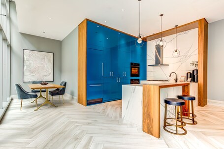 Sentral Michigan Avenue - Image 33