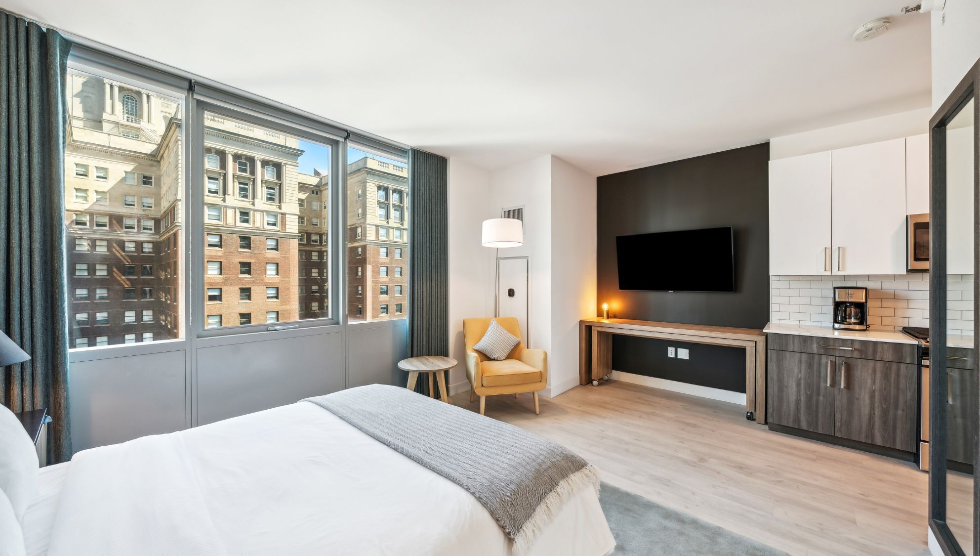 Studio, 1 Queen Bed (Studio Apartment) | Hypo-allergenic bedding, desk, laptop workspace, iron/ironing board