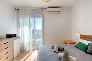 3 chambres, fer et planche à repasser, Wi-Fi gratuit