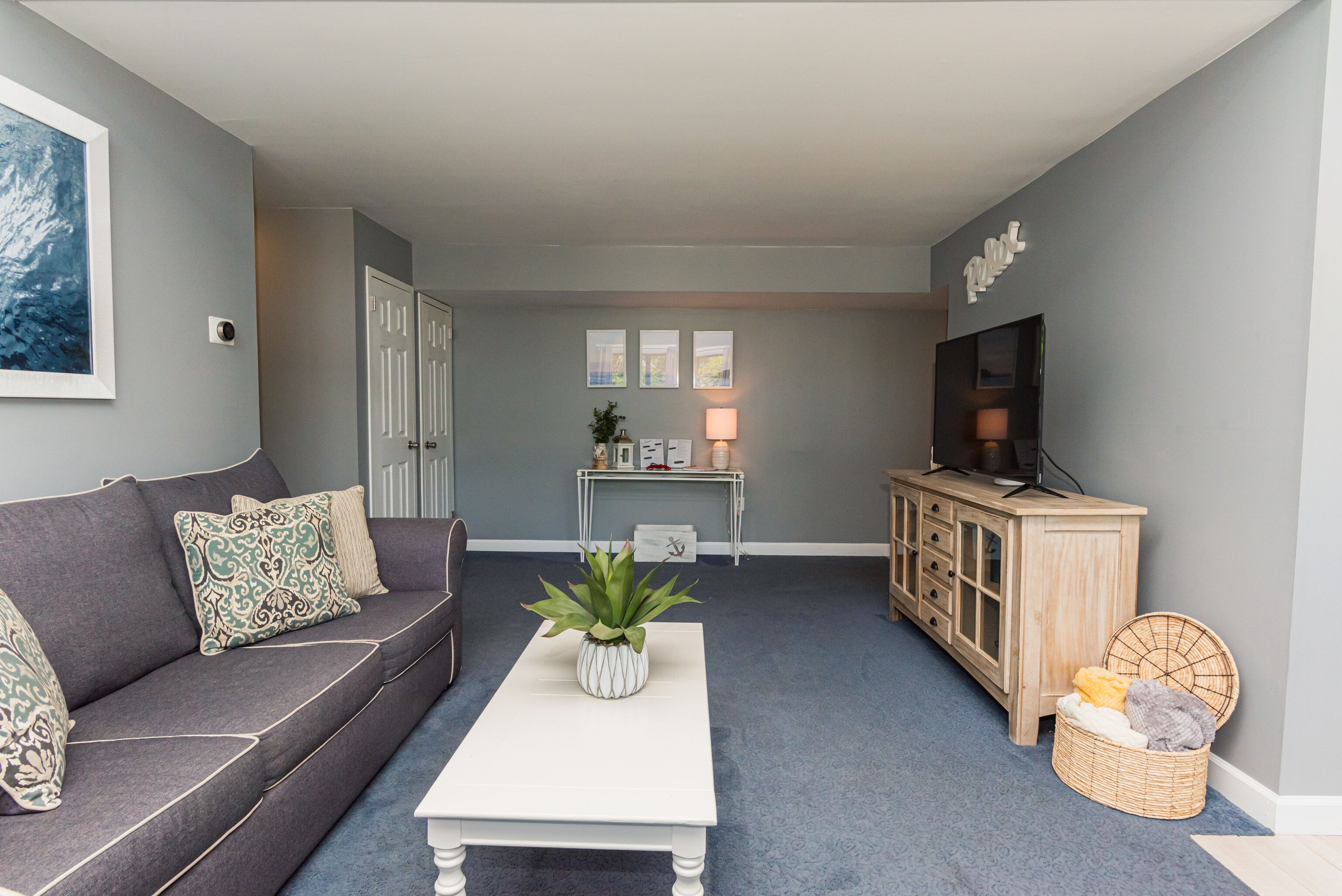 2 BR 2 Bath Penthouse Condo, OUTDOOR POOL, Quiet Area- N. Ocean City