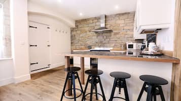 Apartment, Private Bathroom (Stable Cottage) | Shared kitchen
