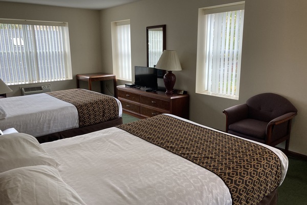 2 Queen bedroom